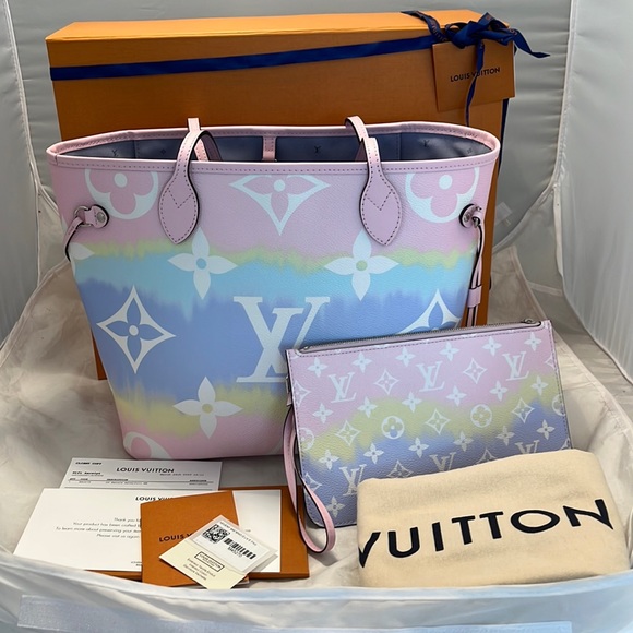 Louis Vuitton Handbags - Louis Vuitton Escale Neverfull MM